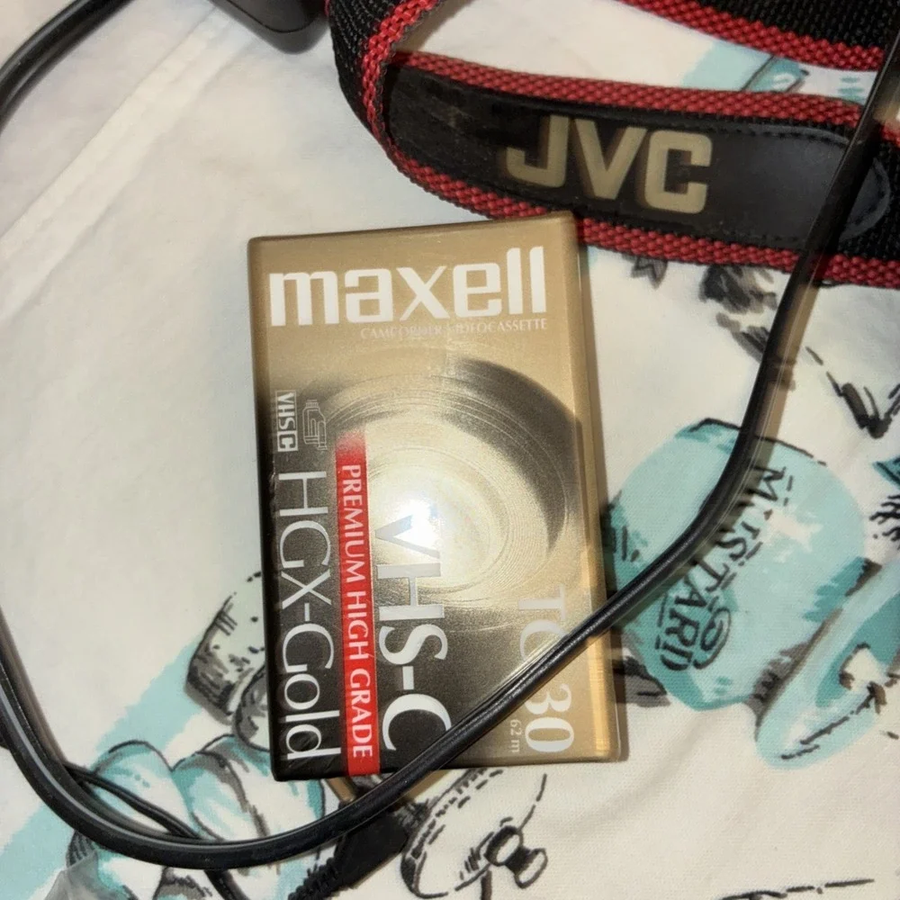 jvc cam corder model GR-AX500U Case, 2 Battery's, Charger, Remote, Ac Cord Etc